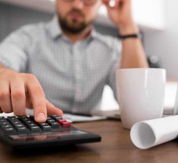 Cómo ganar dinero extra sin descuidar tu trabajo principal